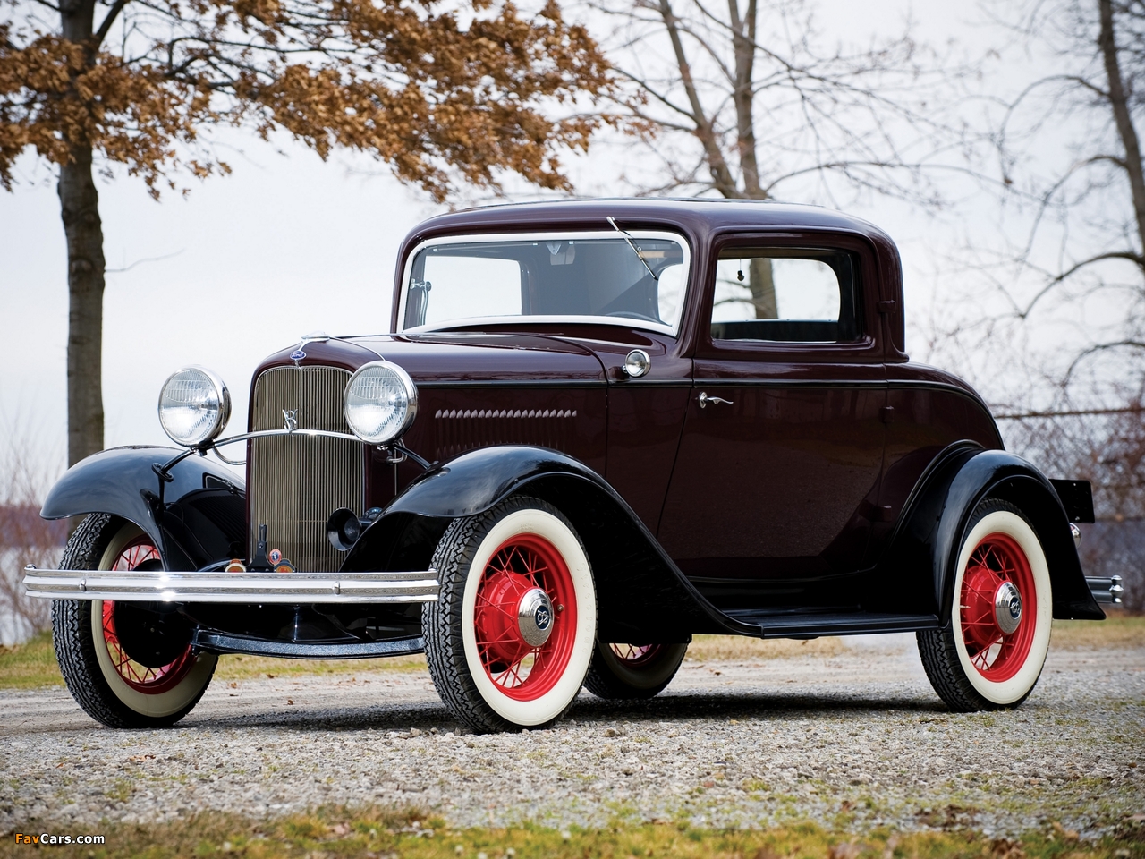 Photos of Ford V8 Deluxe Coupe (18-520) 1932 (1280 x 960)