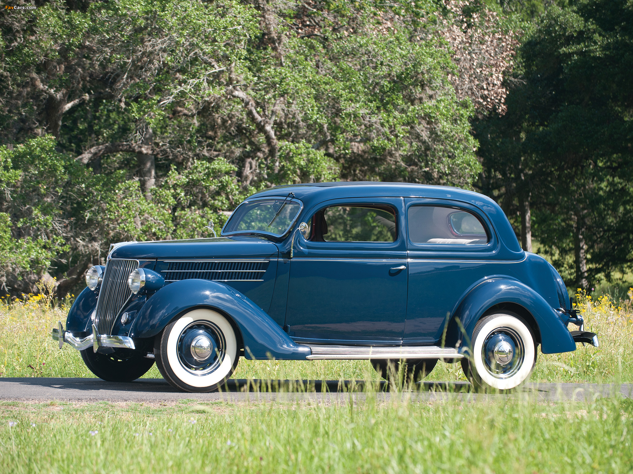 Photos of Ford V8 Deluxe Tudor Touring Sedan 1936 (2048 x 1536)