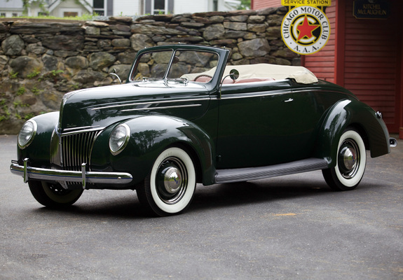 Photos of Ford V8 Deluxe Convertible Coupe 1939