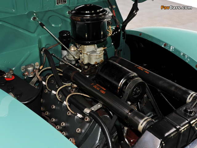 Photos of Ford V8 Deluxe 5-window Coupe (01A-77B) 1940 (640 x 480)