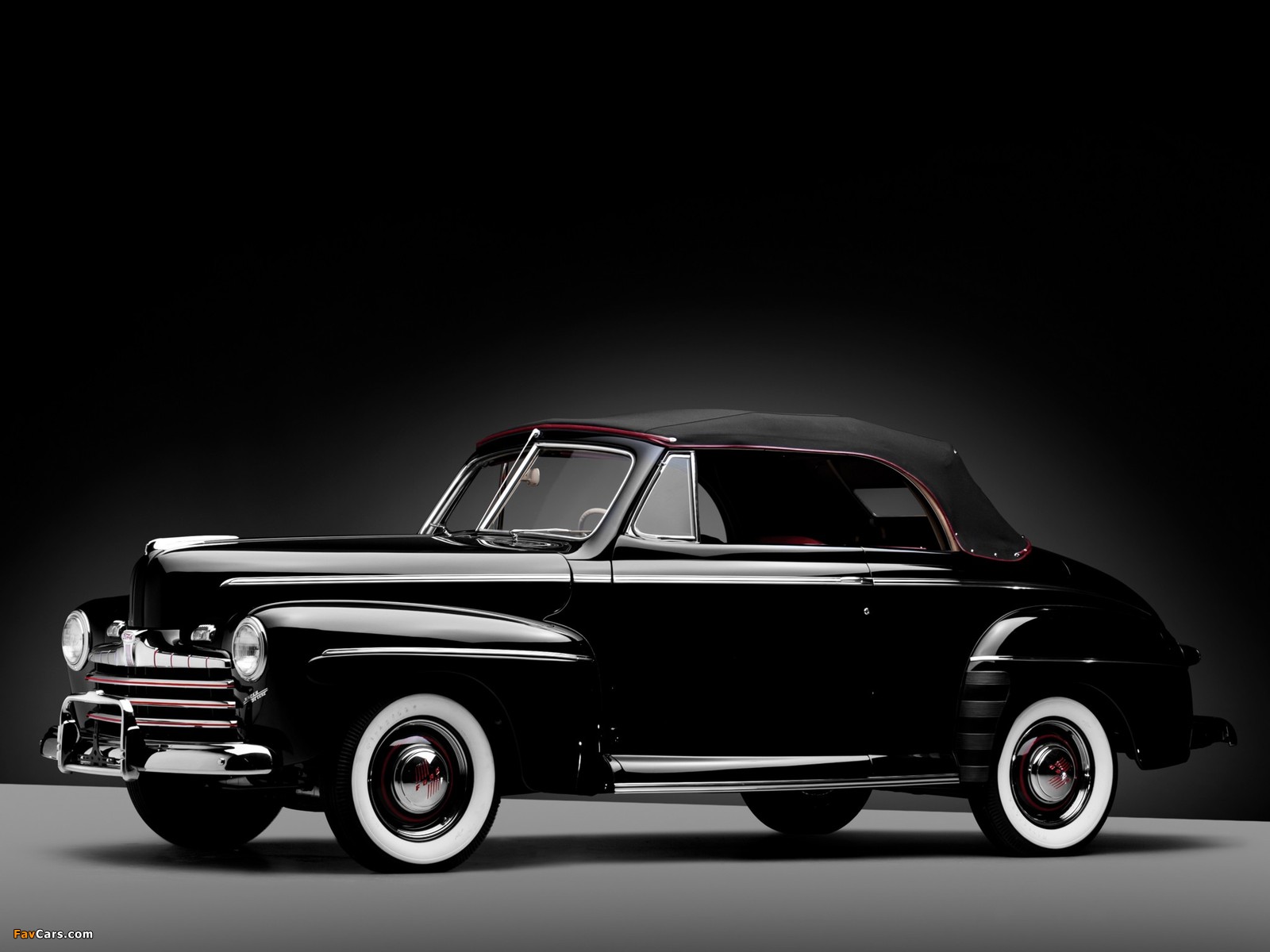 Photos of Ford V8 Super Deluxe Convertible Coupe 1946 (1600 x 1200)