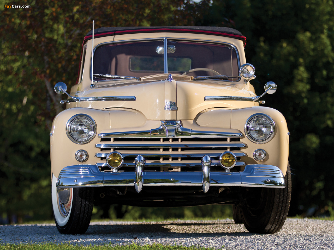 Photos of Ford Super Deluxe Convertible Coupe 1947 (1280 x 960)