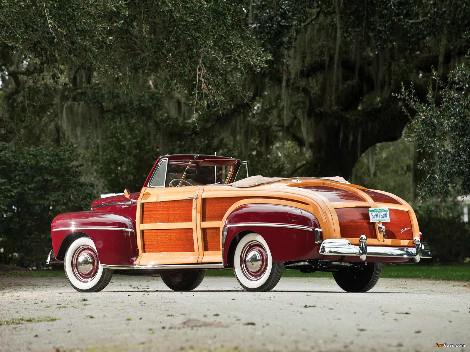 Photos of Ford Super Deluxe Sportsman Convertible 1947–48 (1600 x 1200)