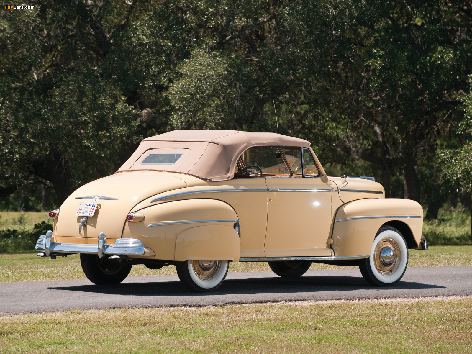 Photos of Ford Super Deluxe Convertible Coupe 1948 (1600 x 1200)