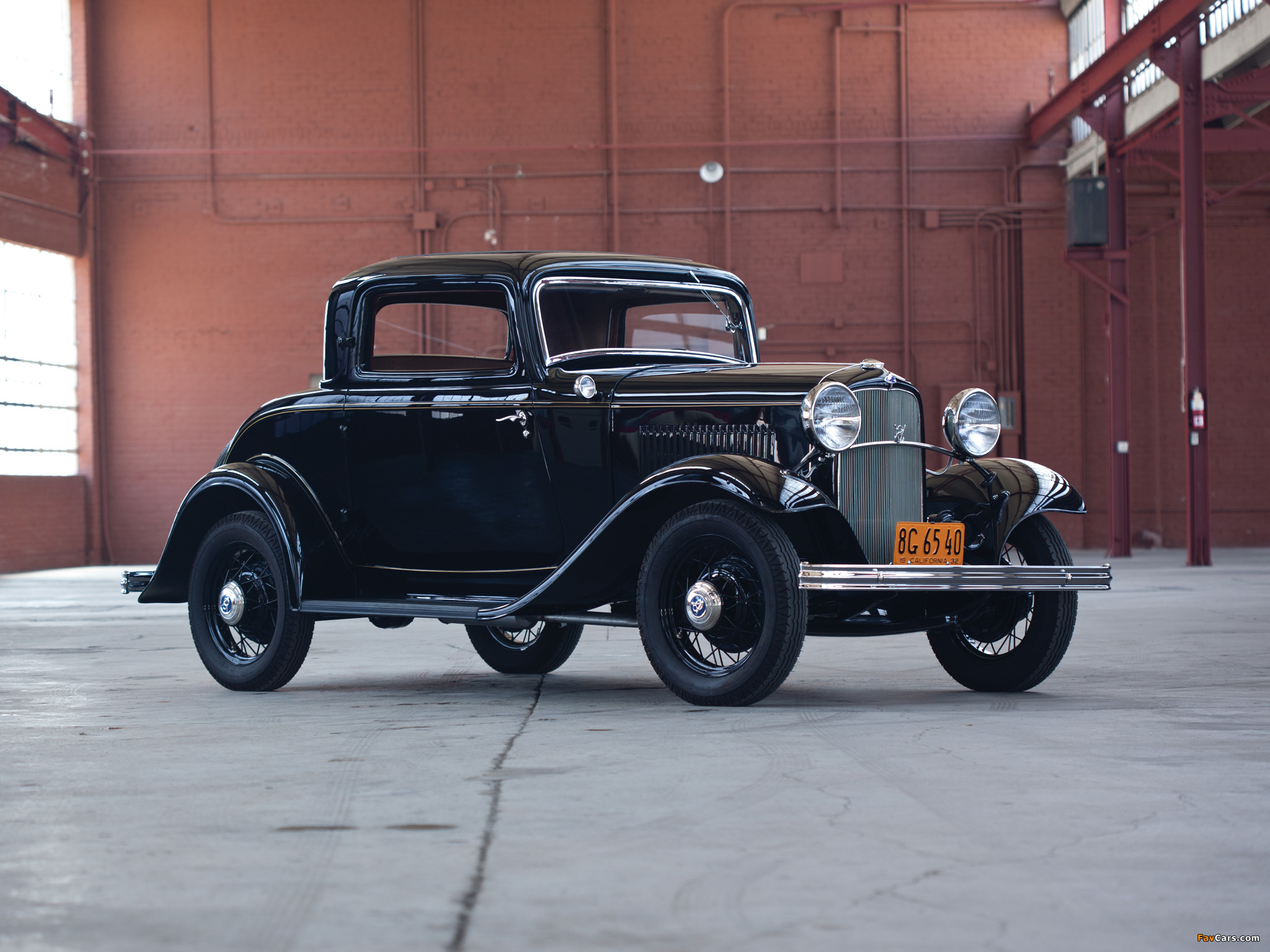 Pictures of Ford V8 Deluxe Coupe (18-520) 1932 (2048 x 1536)