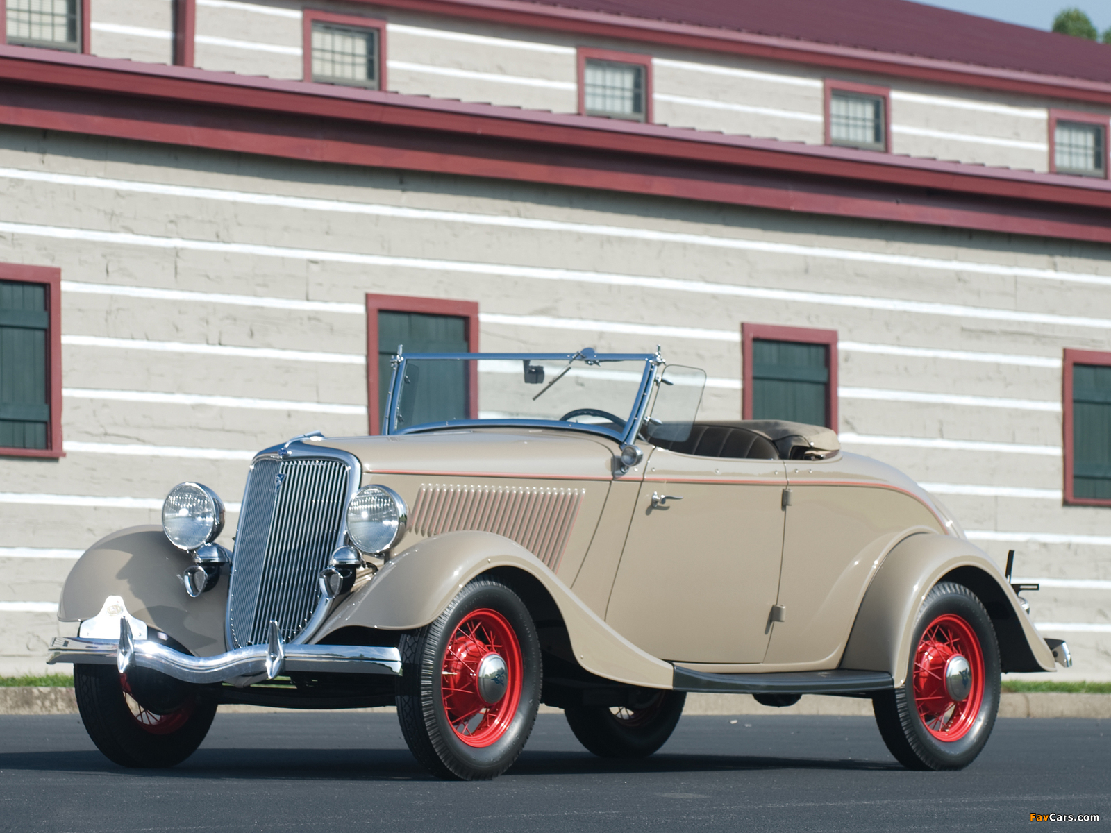 Pictures of Ford V8 Deluxe Roadster (40-710) 1934 (1600 x 1200)