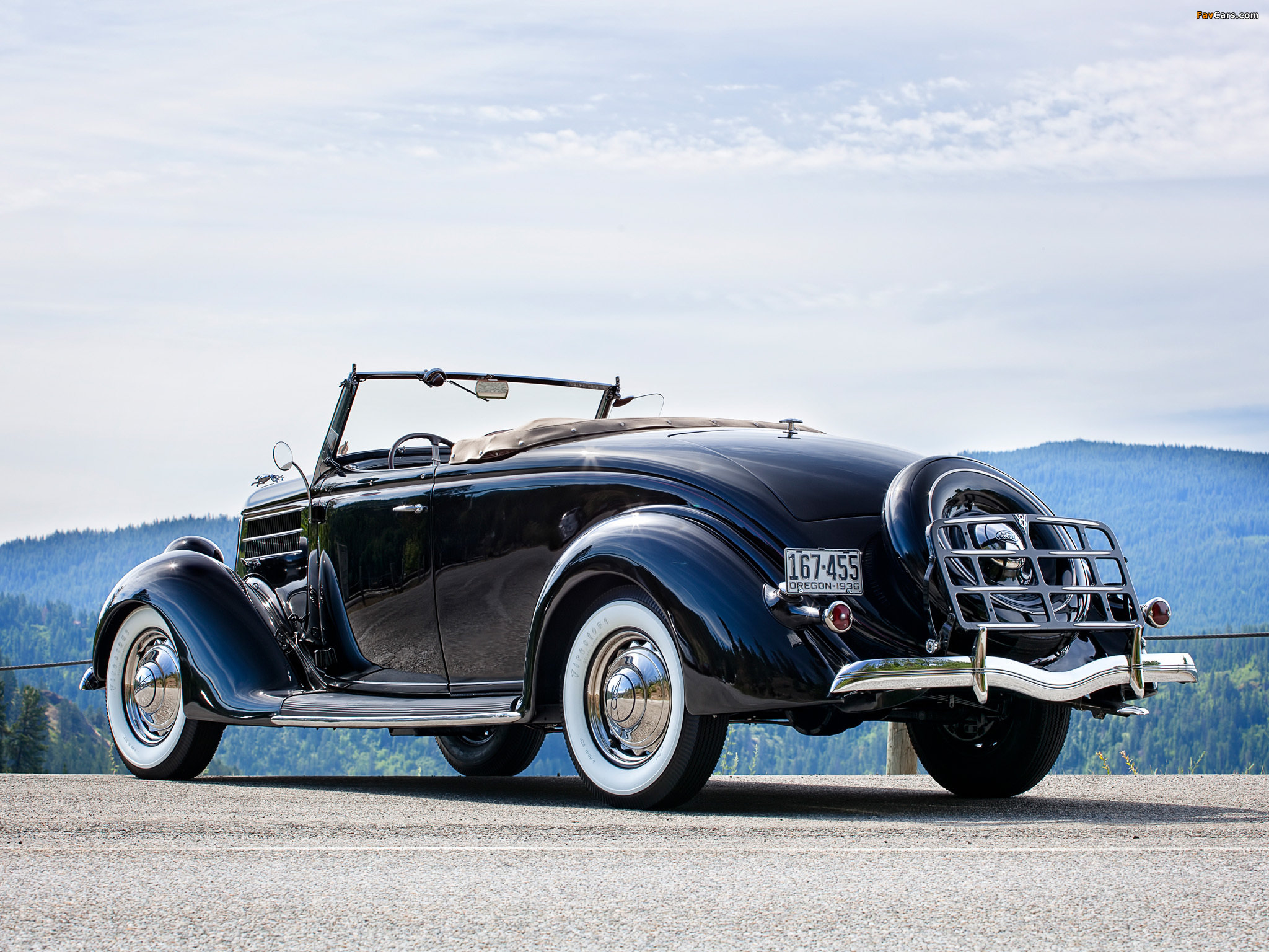 Pictures of Ford V8 Deluxe Roadster (68-760) 1936 (2048 x 1536)
