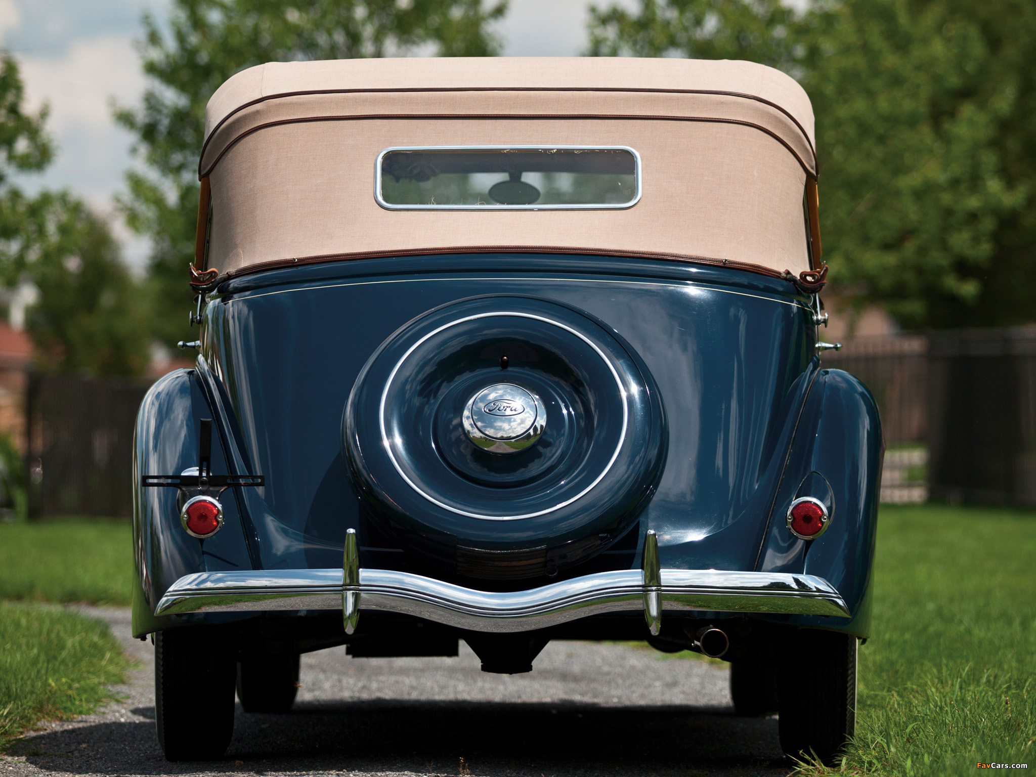 Pictures of Ford V8 Deluxe Phaeton (68-750) 1936 (2048 x 1536)