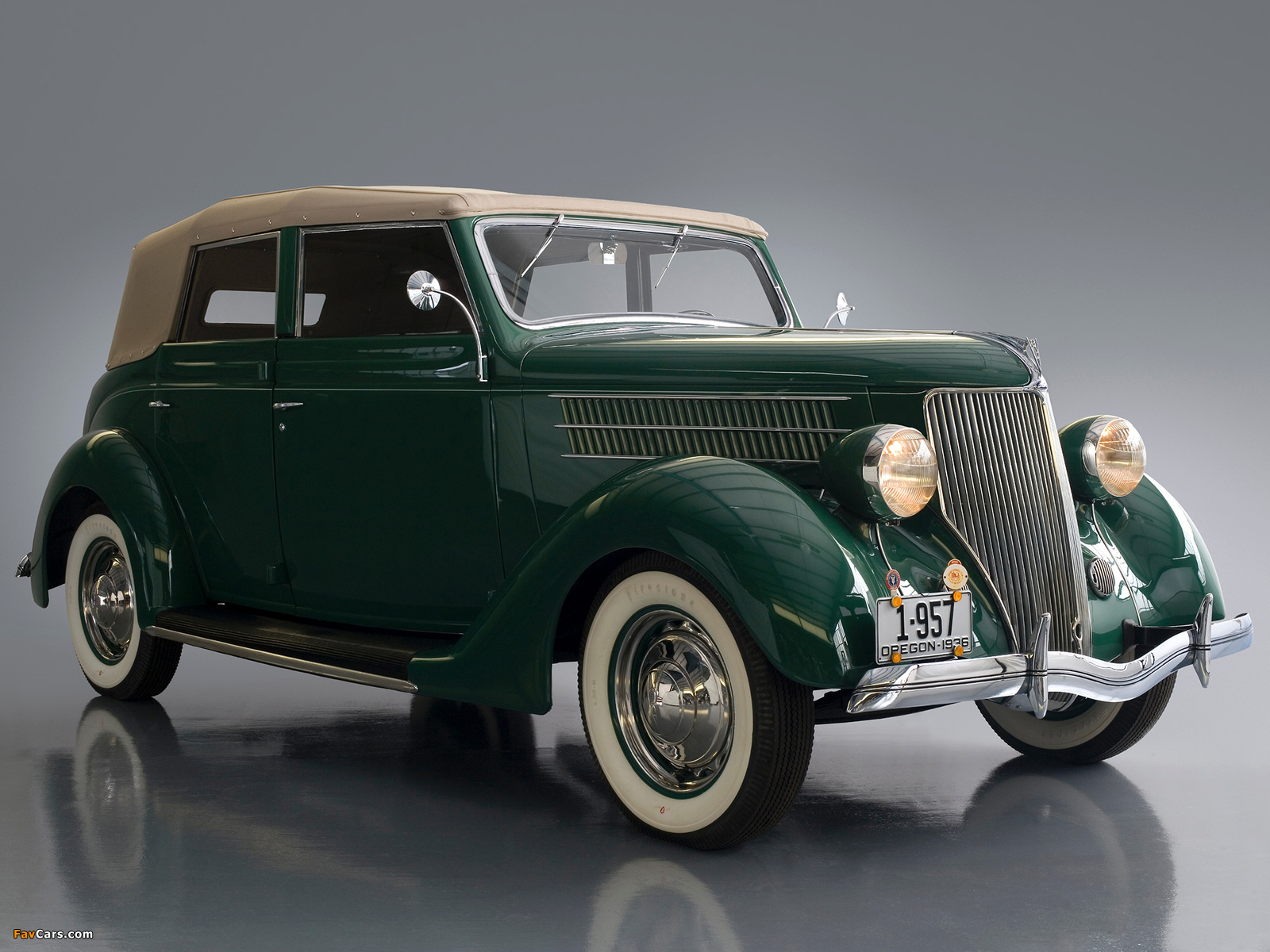 Pictures of Ford V8 Deluxe Convertible Sedan (68-740) 1936 (1600 x 1200)