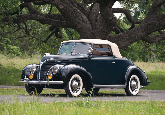 Pictures of Ford V8 Deluxe Convertible Coupe 1938