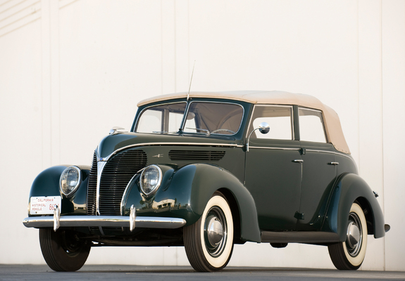 Pictures of Ford V8 Deluxe Convertible Sedan (81A-740) 1938