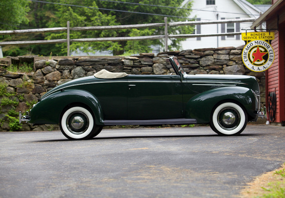 Pictures of Ford V8 Deluxe Convertible Coupe 1939