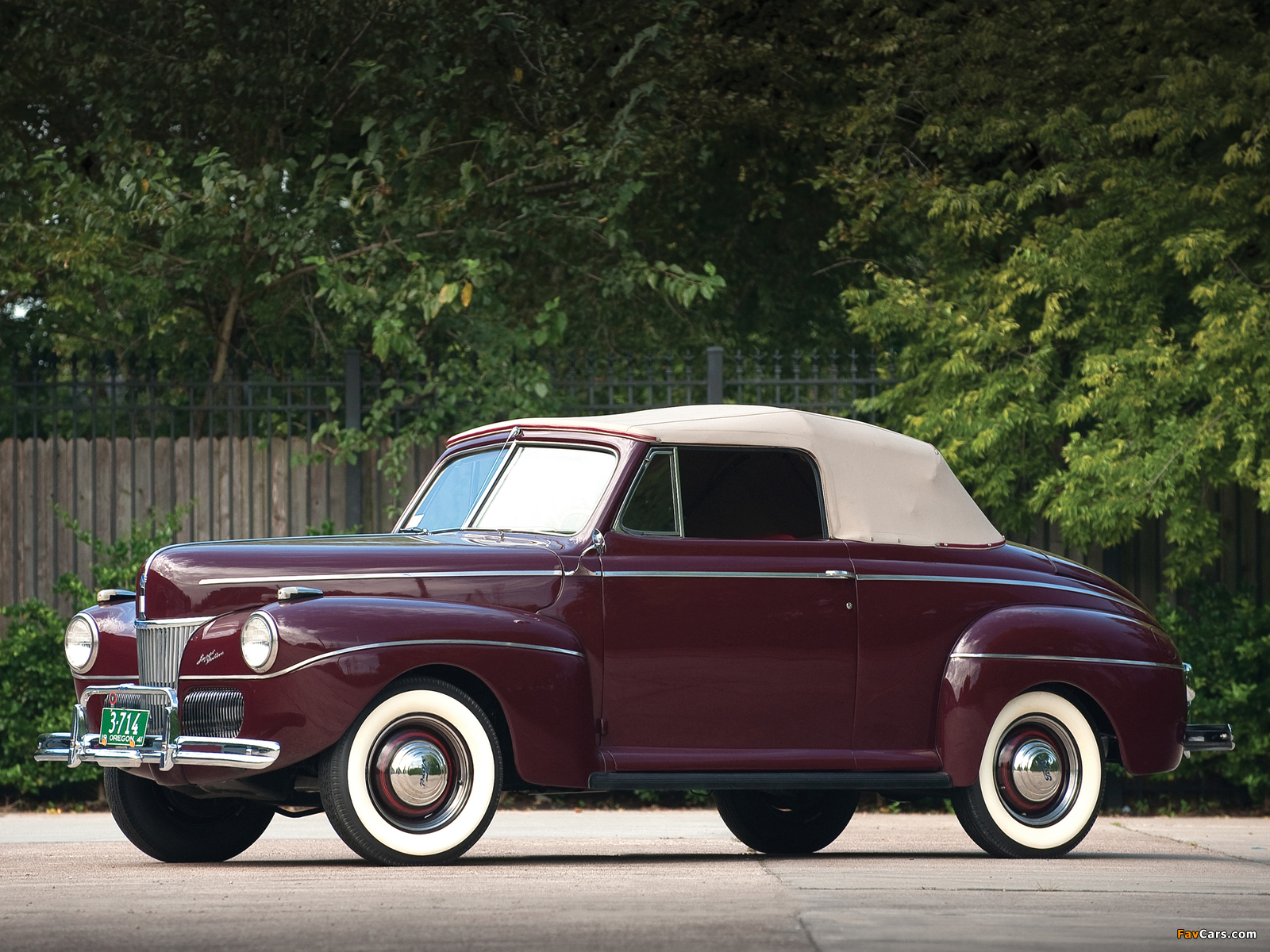 Pictures of Ford V8 Super Deluxe Convertible Coupe (11A-76) 1941 (1600 x 1200)