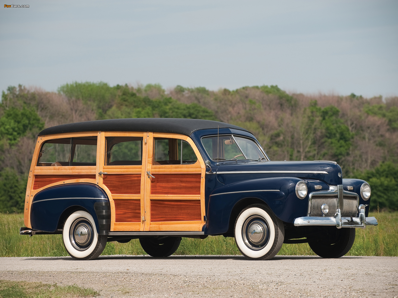 Pictures of Ford V8 Super Deluxe Station Wagon (21A-79B) 1942 (1600 x 1200)