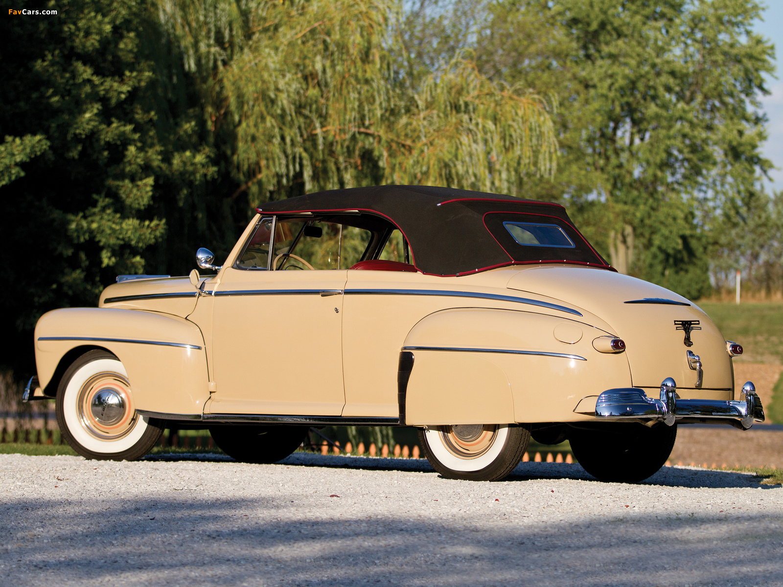 Pictures of Ford Super Deluxe Convertible Coupe 1947 (1600 x 1200)