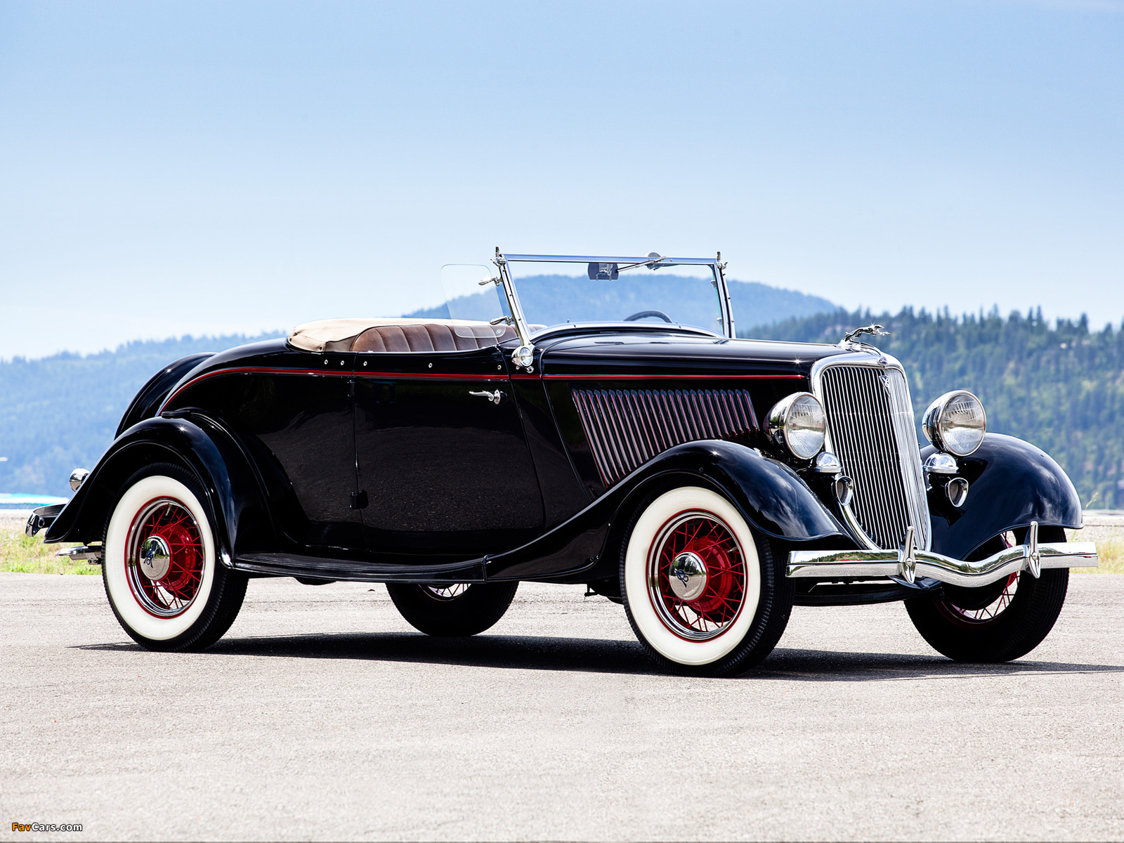 Ford V8 Deluxe Roadster (40-710) 1934 wallpapers (1600 x 1200)