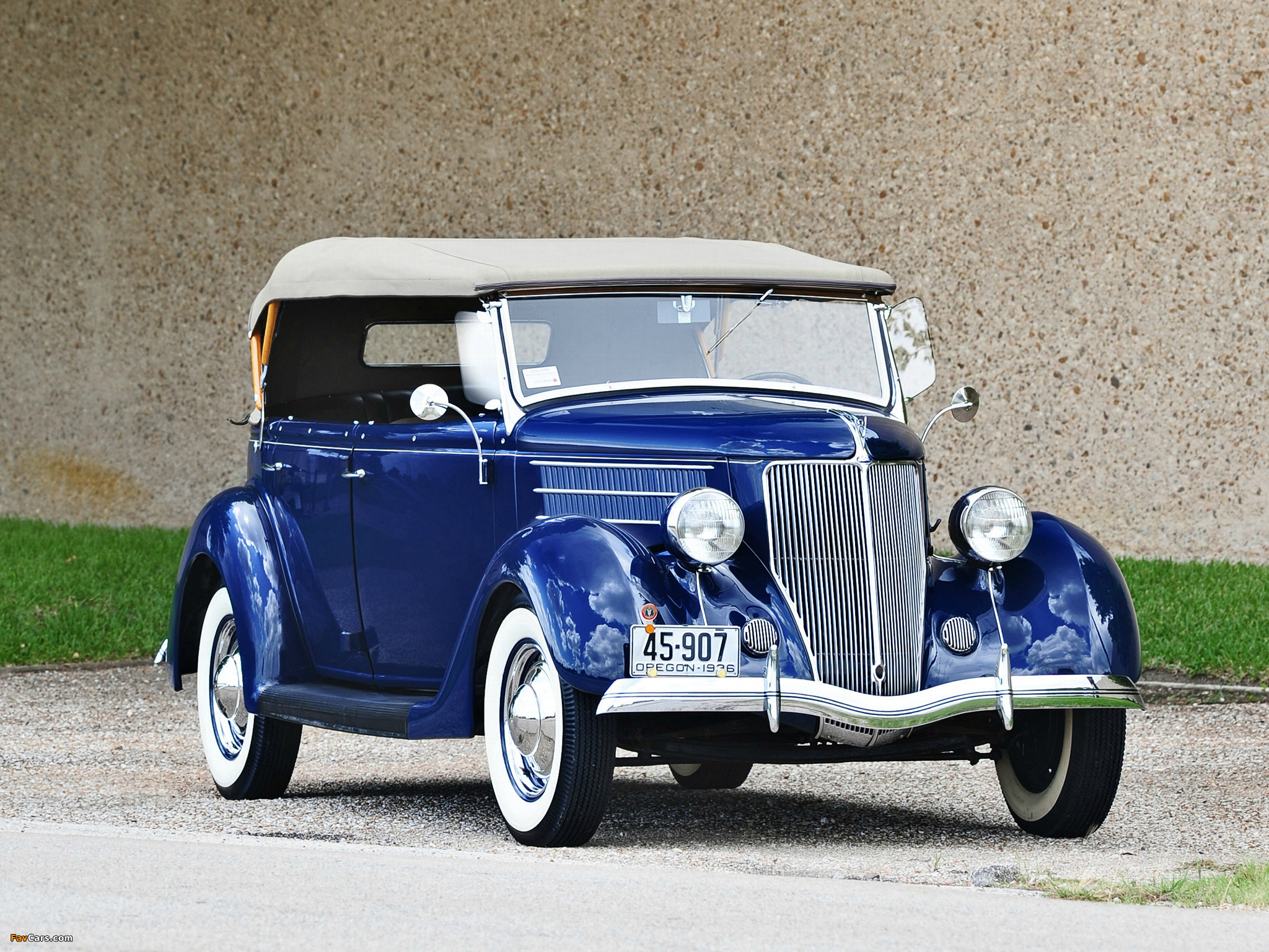 Ford V8 Deluxe Phaeton (68-750) 1936 wallpapers (2048 x 1536)