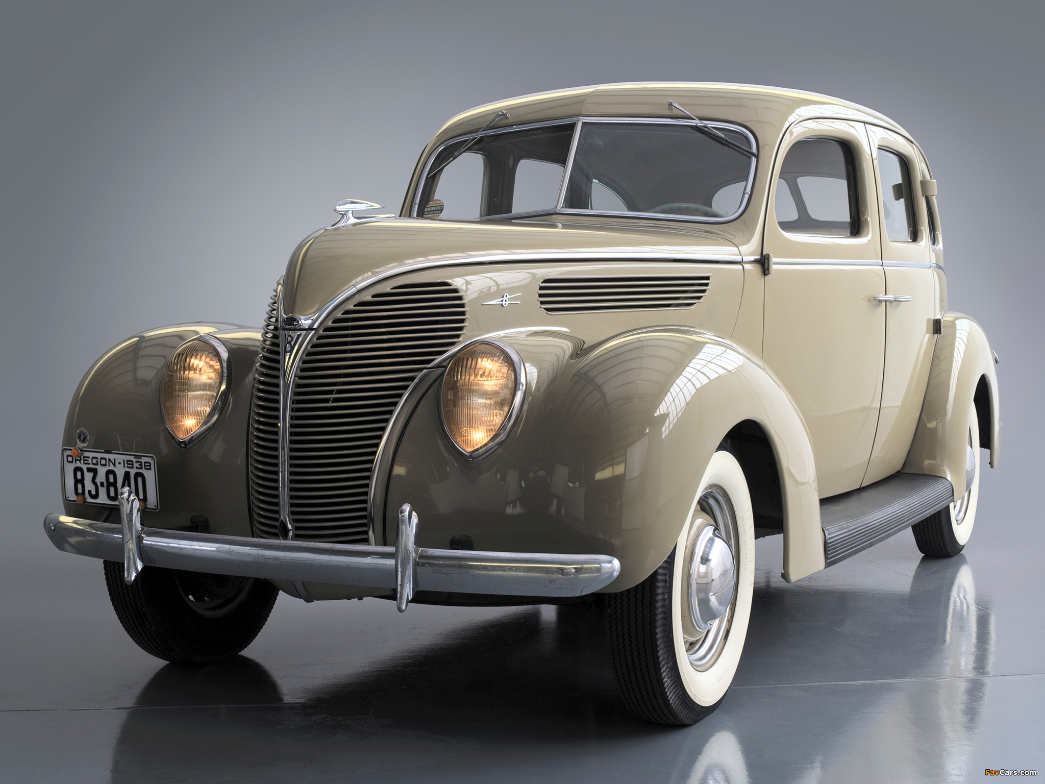 Ford V8 Deluxe Fordor Sedan (81A-730B) 1938 wallpapers (2048 x 1536)