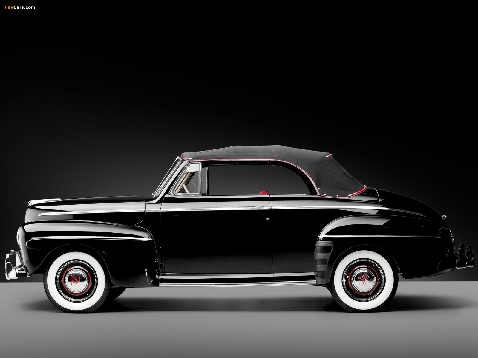 Ford V8 Super Deluxe Convertible Coupe 1946 wallpapers (1600 x 1200)