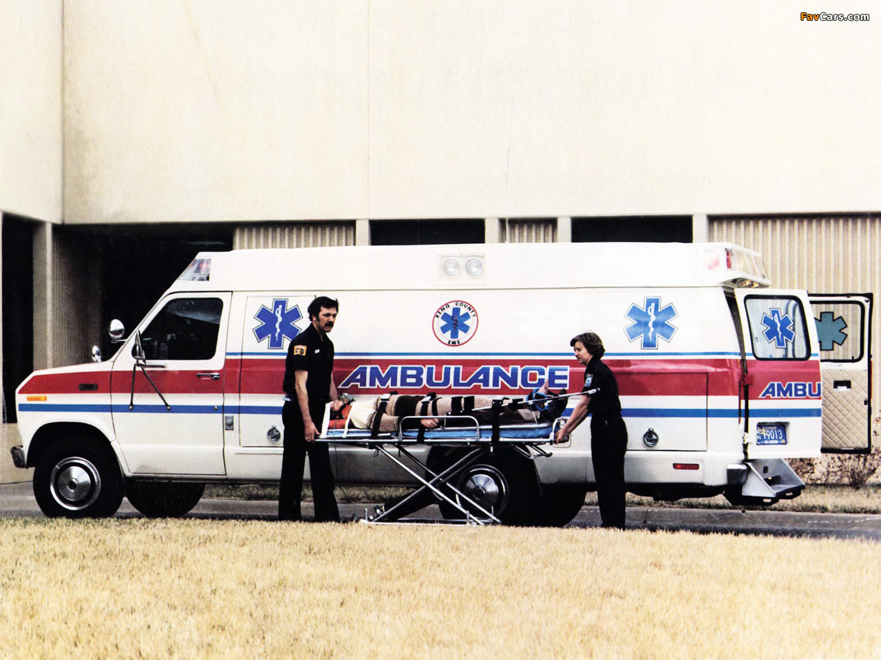Ford E-250 Ambulance 1983–91 images (1280 x 960)