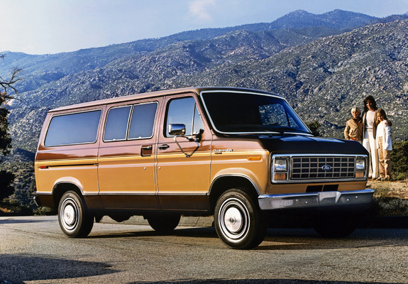 Images of Ford Econoline Club Wagon 1983