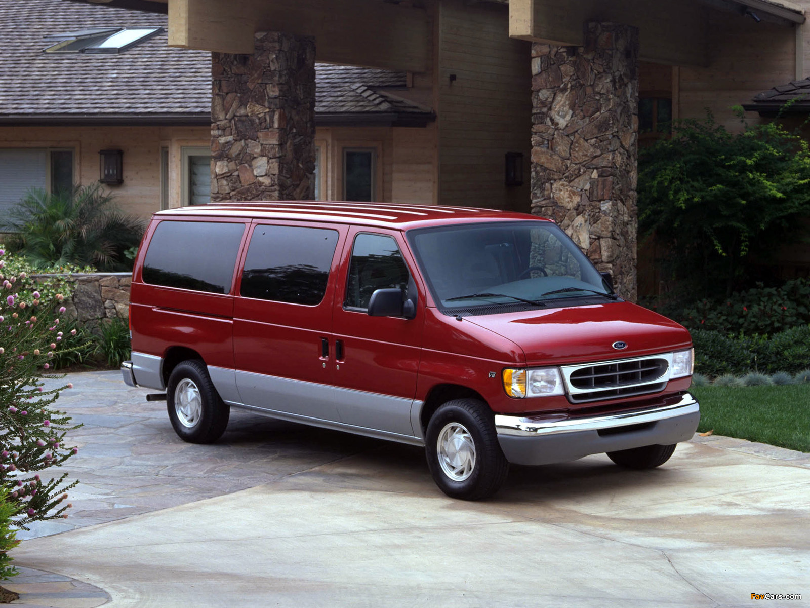 Photos of Ford Econoline E-150 1999–2002 (1600 x 1200)