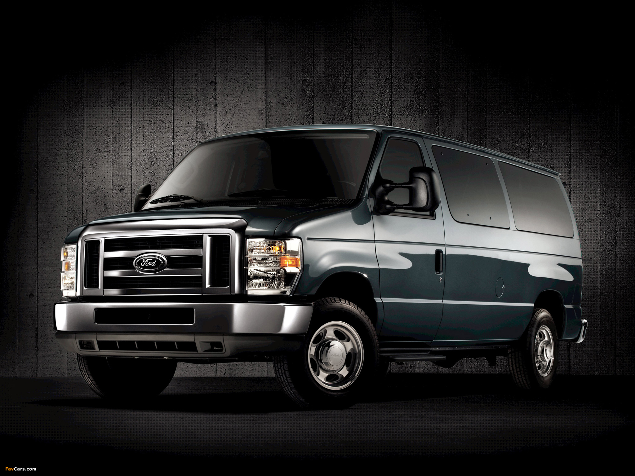 Pictures of Ford E-350 XLT 50th Anniversary 2011 (2048 x 1536)