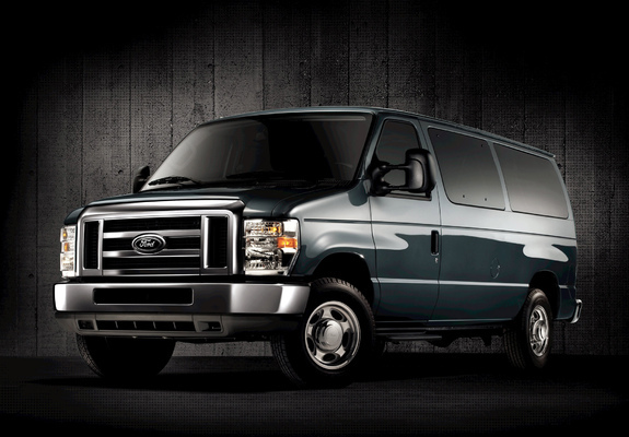 Pictures of Ford E-350 XLT 50th Anniversary 2011