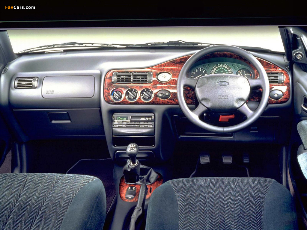 Ford Escort Ghia 5-door Hatchback UK-spec 1995–98 images (1024 x 768)