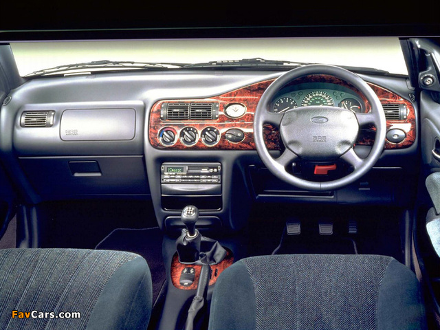 Ford Escort Ghia 5-door Hatchback UK-spec 1995–98 images (640 x 480)