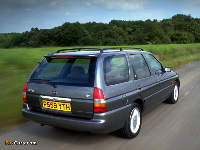 Ford Escort Ghia Estate UK-spec 1995–98 images (640 x 480)