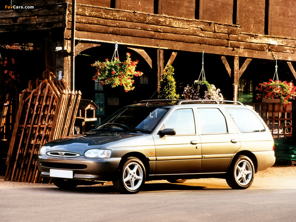 Ford Escort Ghia Estate UK-spec 1995–98 pictures (1024 x 768)