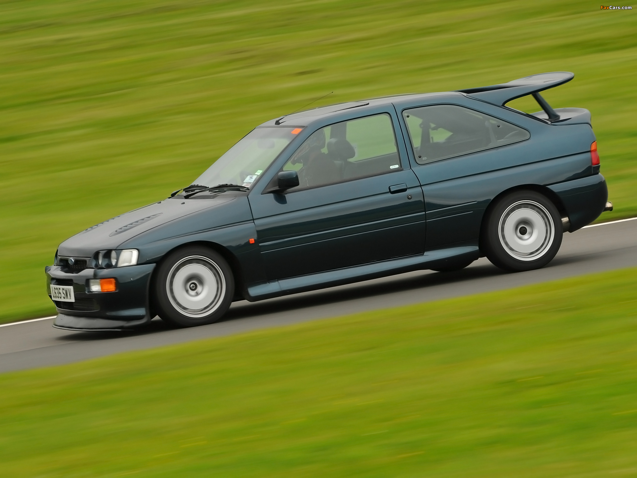 Images of Ford Escort RS Cosworth UK-spec 1992–93 (2048 x 1536)