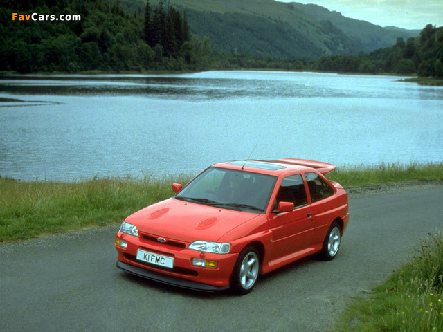 Images of Ford Escort RS Cosworth UK-spec 1992–93 (640 x 480)