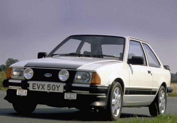 Photos of Ford Escort RS1600i 1981–85