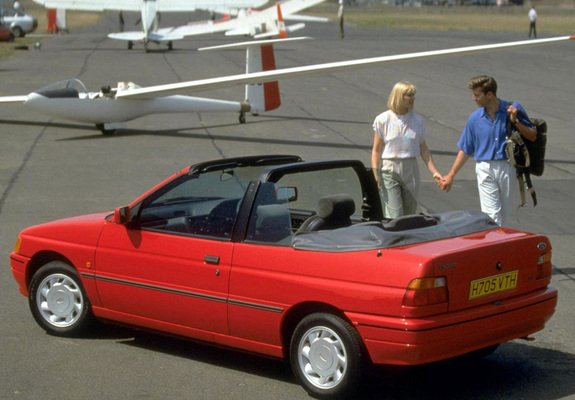 Photos of Ford Escort Cabriolet UK-spec 1990–93