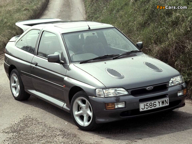 Photos of Ford Escort RS Cosworth UK-spec 1992–93 (640 x 480)