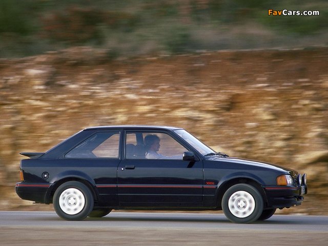 Ford Escort XR3i 1986–89 wallpapers (640 x 480)