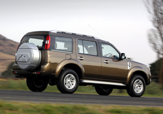 Photos of Ford Everest 2009