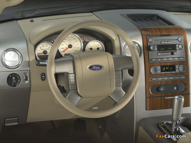 Ford F-150 Lariat SuperCrew 2004–05 pictures (640 x 480)