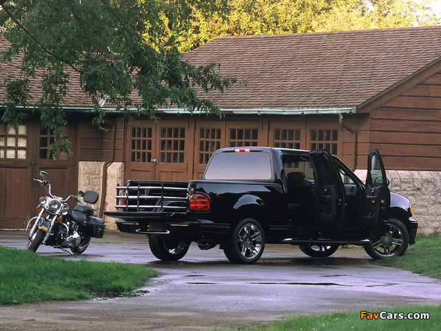 Images of Ford F-150 Harley-Davidson SuperCrew 2001 (640 x 480)