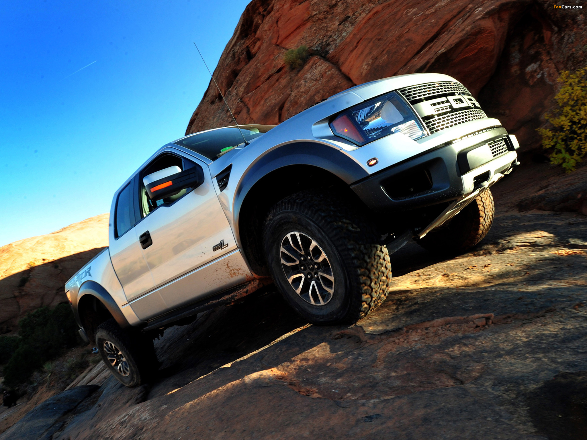 Images of Ford F-150 SVT Raptor SuperCab 2011–12 (2048 x 1536)