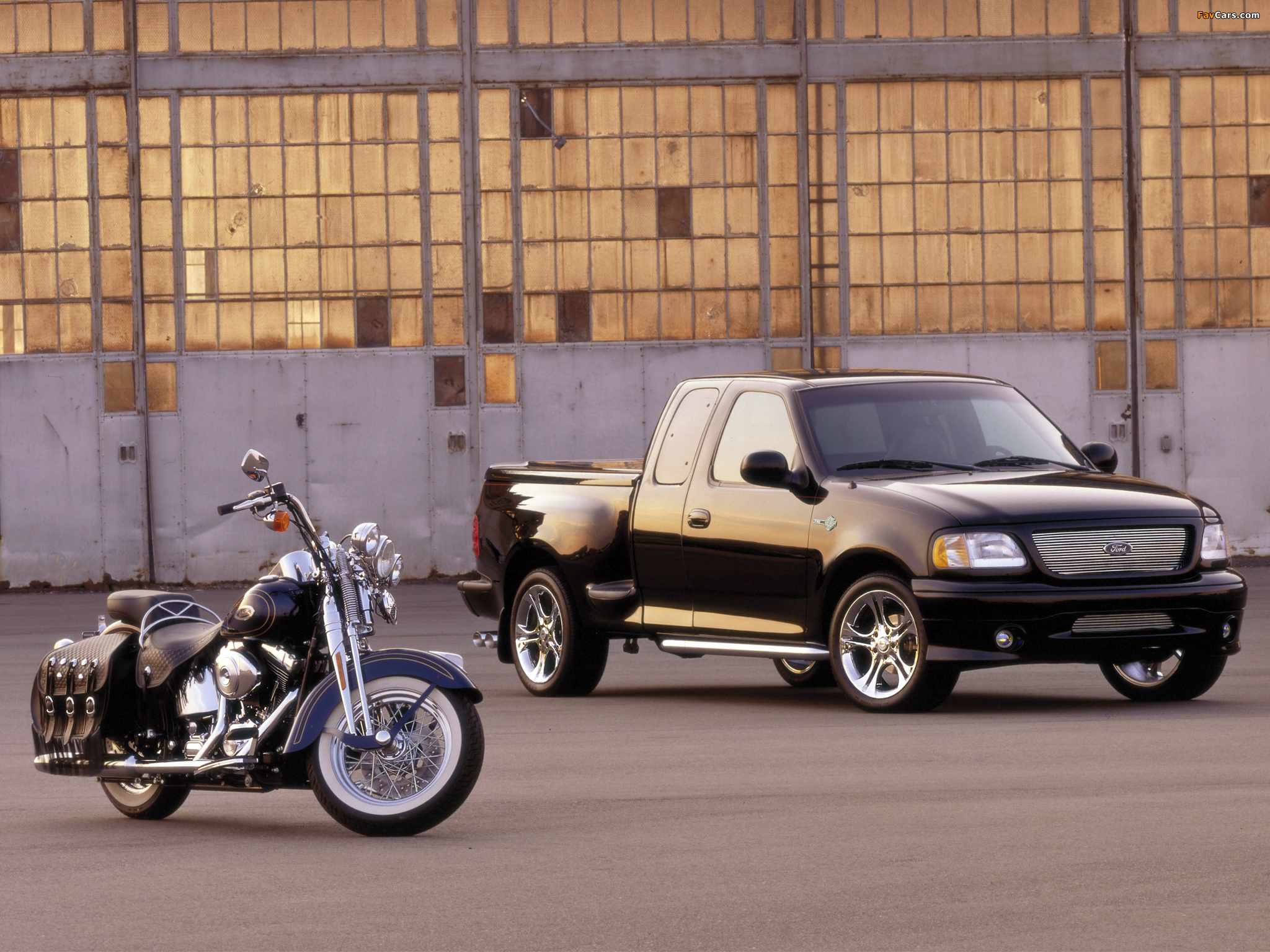 Ford F-150 Harley-Davidson 2000 wallpapers (2048 x 1536)