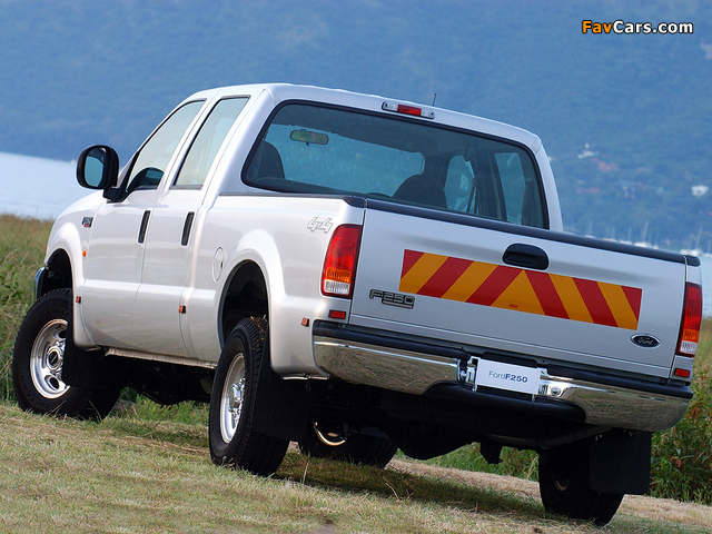 Ford F-250 Double Cab ZA-spec 2005–08 images (640 x 480)