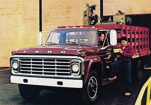 Ford F-600 Stake Truck 1973–79 pictures