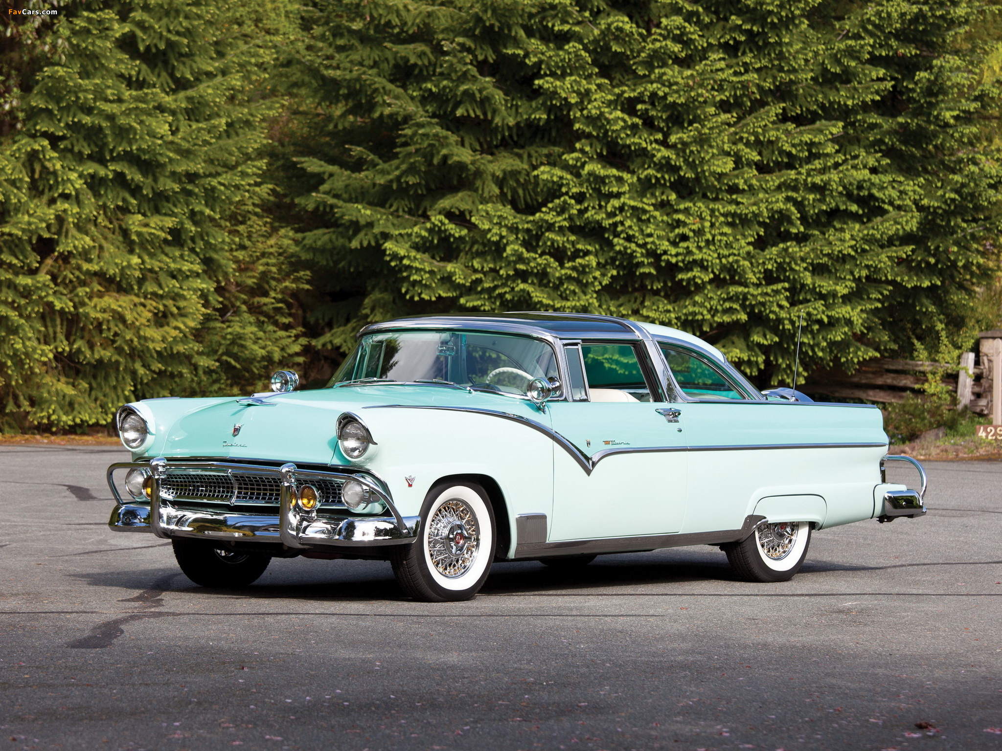 Images of Ford Fairlane Crown Victoria Skyliner (64B) 1955 (2048 x 1536)