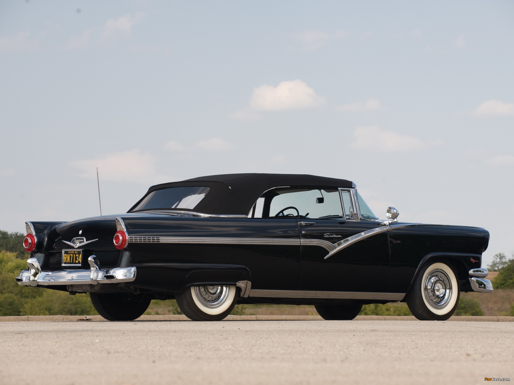 Images of Ford Fairlane Sunliner Convertible 1956 (2048 x 1536)