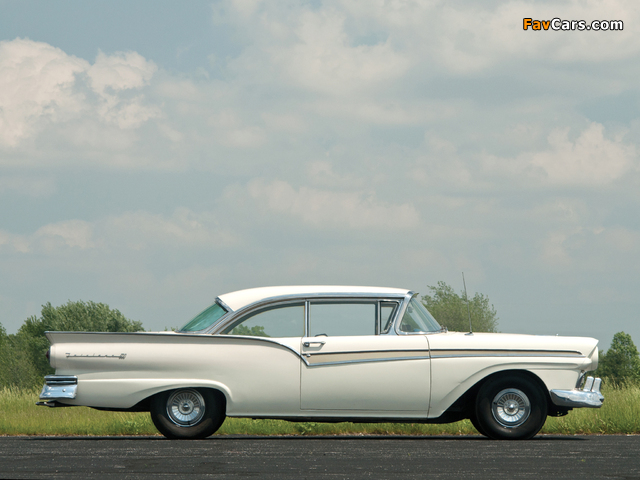 Pictures of Ford Fairlane 500 Club Victoria 1957 (640 x 480)