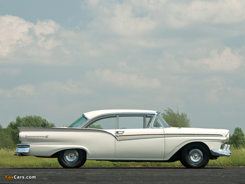Pictures of Ford Fairlane 500 Club Victoria 1957 (800 x 600)