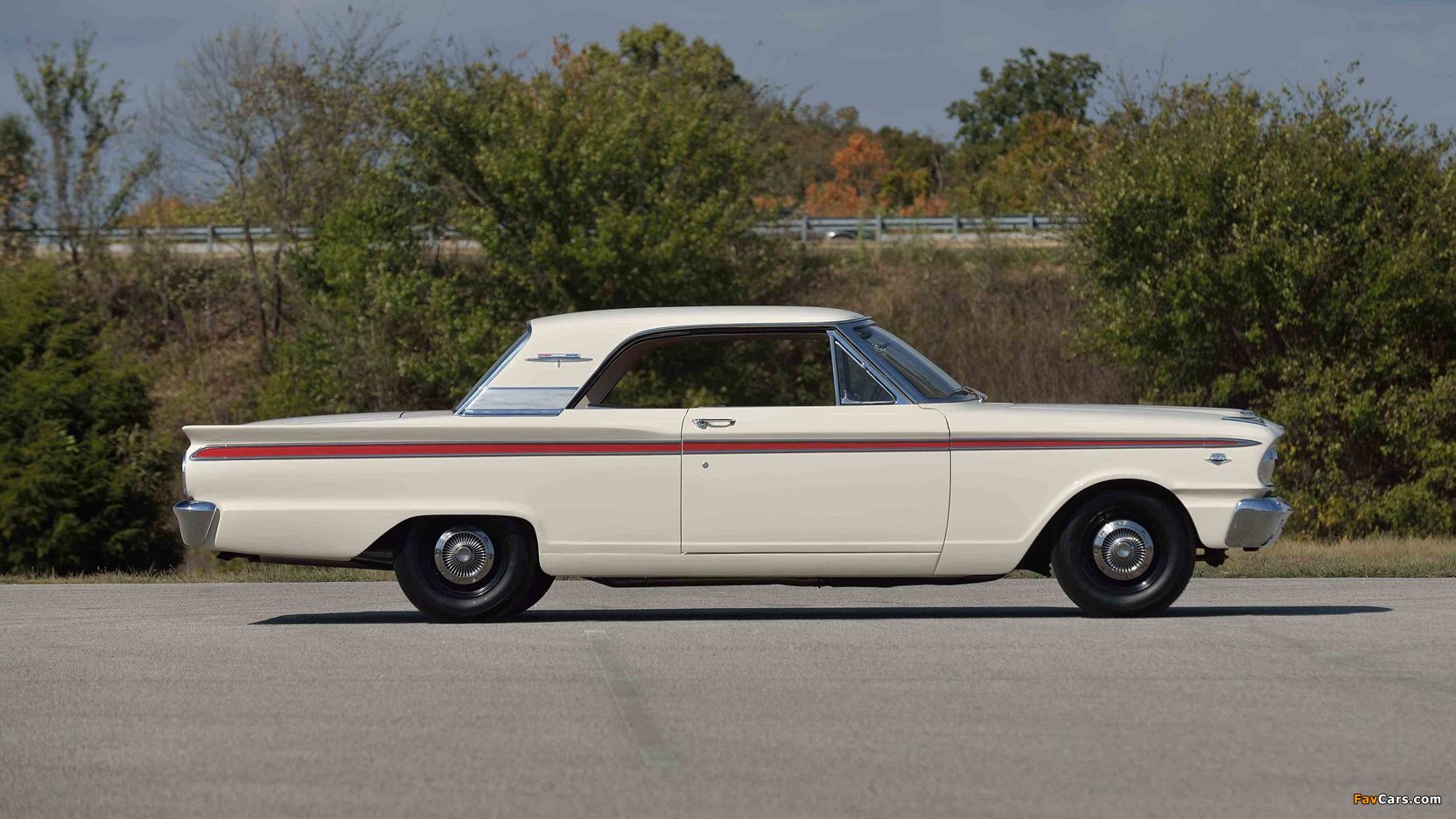 Pictures of Ford Fairlane 500 Sports Coupe 1963 (1664 x 936)